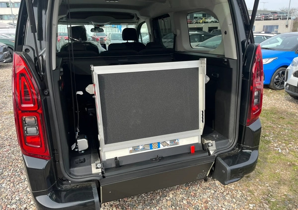 Toyota Proace City Verso cena 215900 przebieg: 5, rok produkcji 2023 z Maków Mazowiecki małe 301
